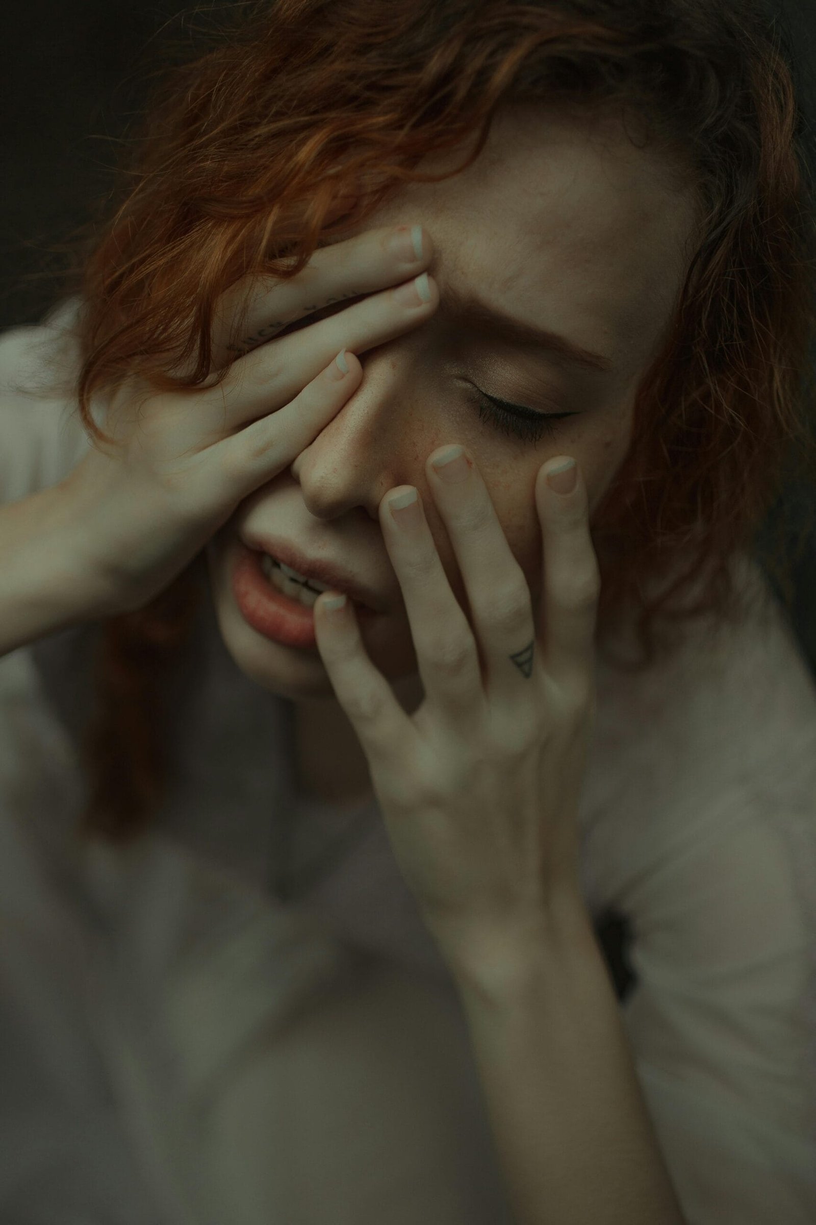 Souffrez-vous de crises d’angoisse ? Découvrez comment comprendre et apaiser ces moments difficiles grâce à la sophrologie et la thérapie EMDR (DECEMO) à Villeurbanne & Lyon